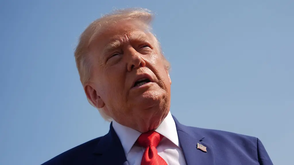 Trump verschiebt militärische Angriffe auf Iran zugunsten diplomatischer Bemühungen
