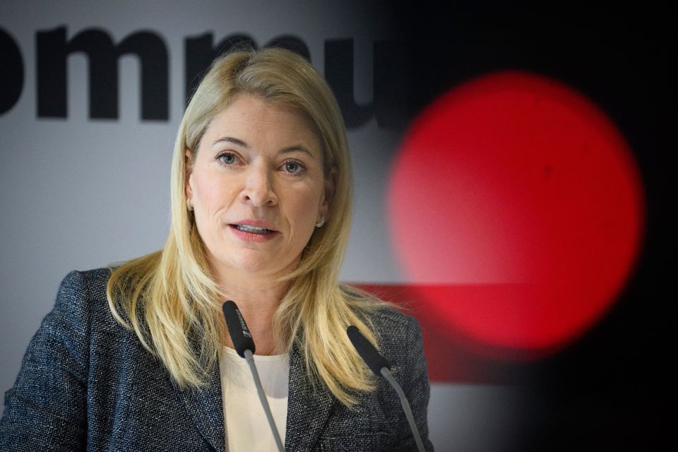 Evelyn Palla kritisiert die Deutsche Bahn