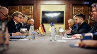 Internationale Gäste und Herausforderungen am ukrainischen Nationaltag