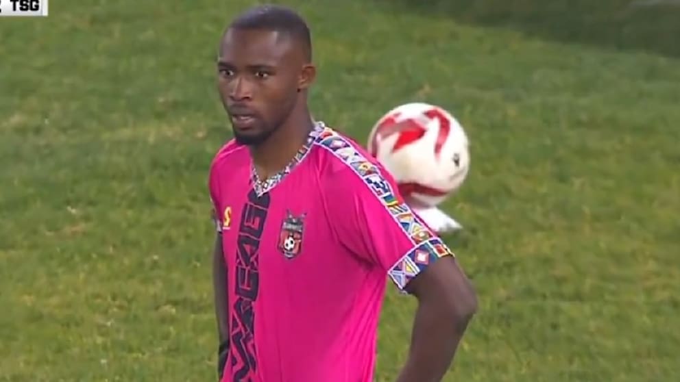 Peinliche Torwart-Panne führt zu Platzverweis in der afrikanischen Premier League
