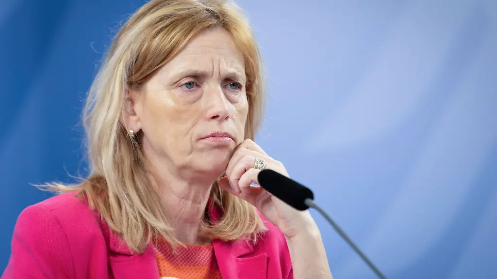 Prien konfrontiert SPD wegen Unterhaltsvorschuss