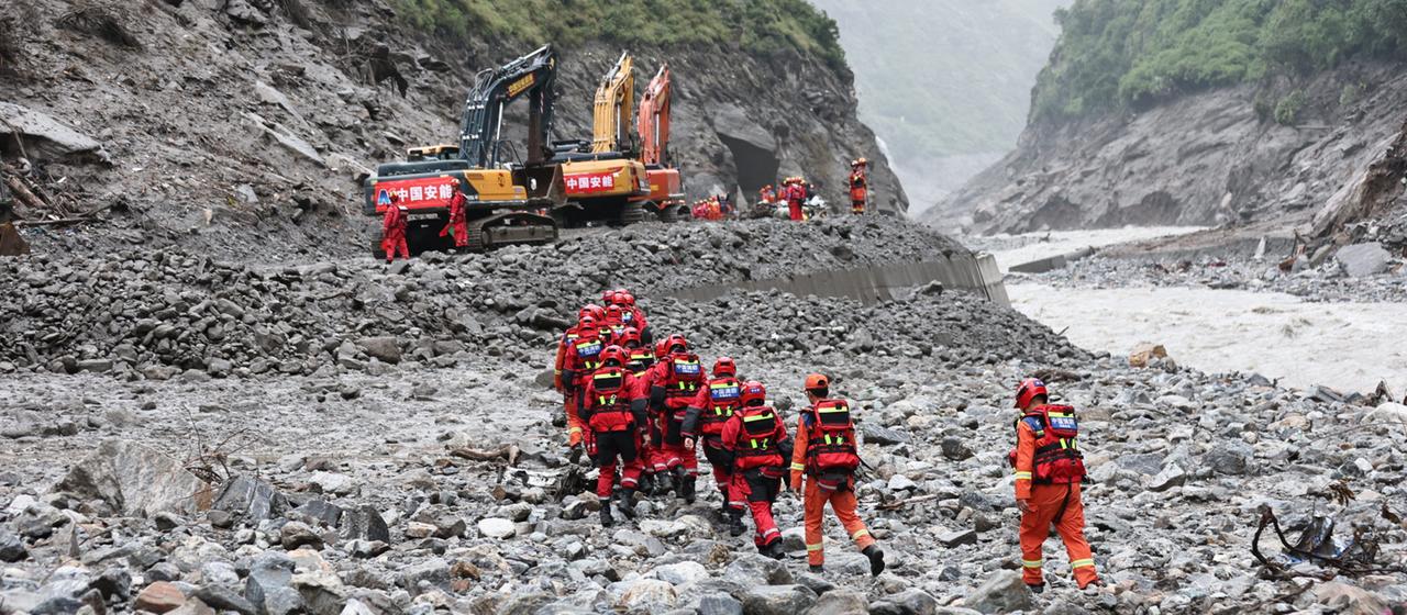 Erschwerte Suche nach Flutopfern im Himalaya
