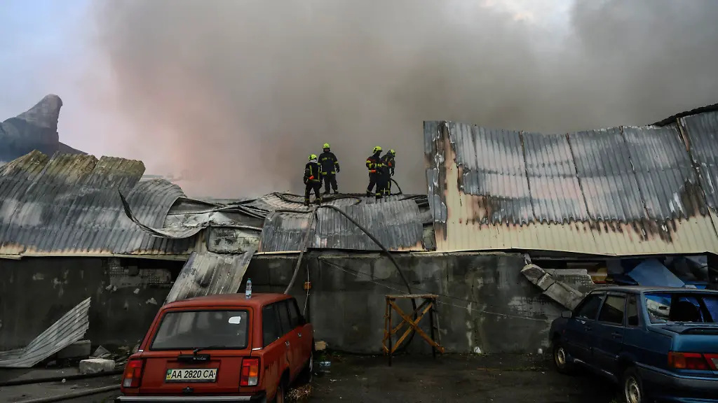 Russische Angriffe auf Lebensmittellager in der Ukraine