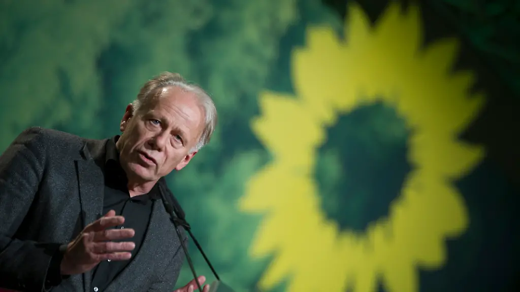 Stromkosten und die Energiewende: Jürgen Trittin über die Herausforderungen