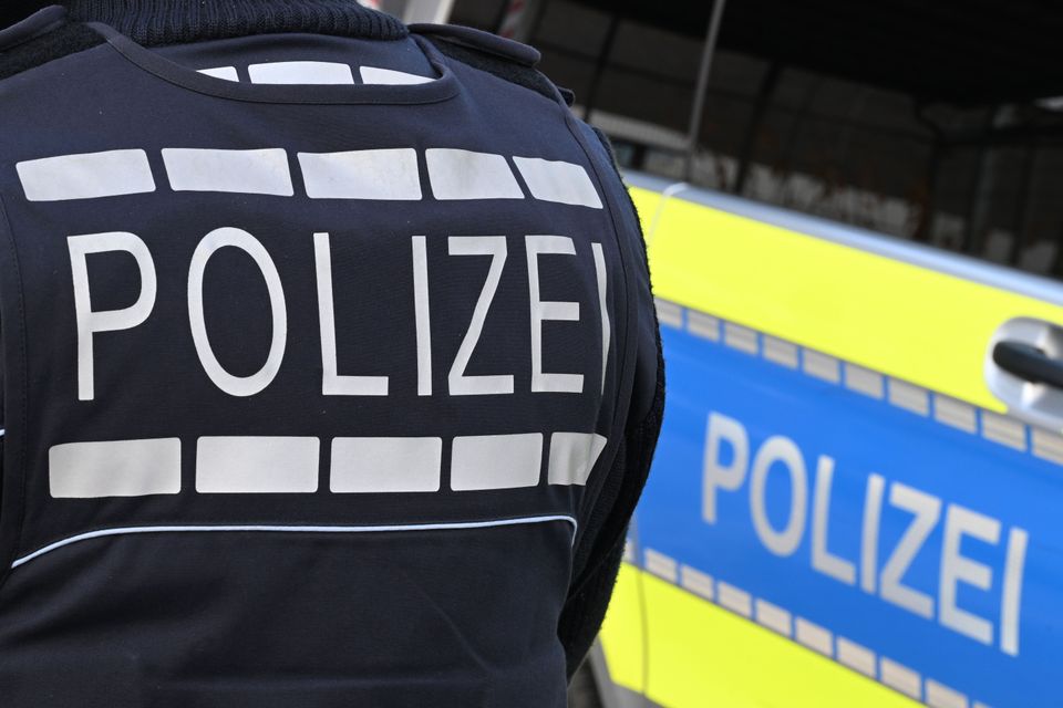 Auto fängt beim Tanken Feuer – 82-Jähriger verletzt