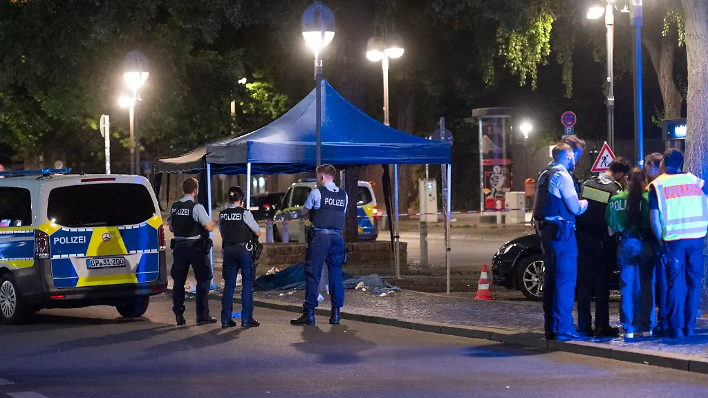 Mann auf offener Straße in Berlin erschossen