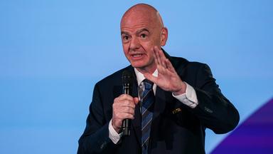 Machtkampf im Weltfußball: FIFA unter Druck
