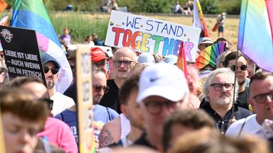 Köln zeigt Solidarität mit queerer Community nach Berliner Anschlag