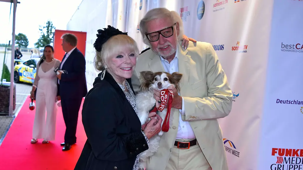 Elke Sommer trauert um ihren Ehemann