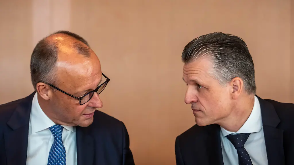 Merz plant trotz Kritik keine Rücktritte