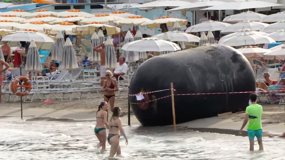 Mysteriöser Zylinder am Strand von Alassio sorgt für Aufregung