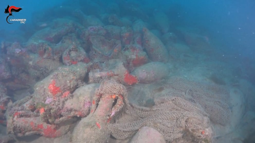 Taucher entdecken 2100 Jahre altes Schiffswrack vor Siziliens Küste