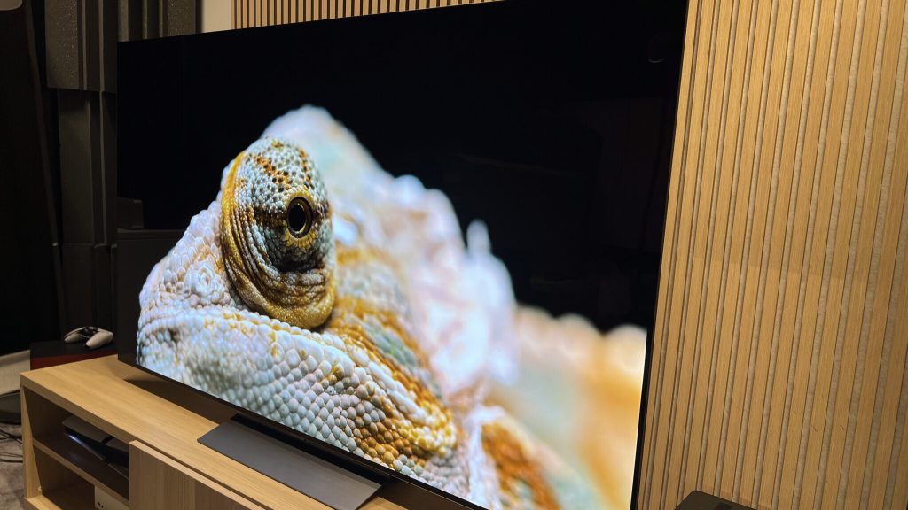 Optimaler Fernseher für kleine Räume: 42- und 43-Zoll-Modelle im Test