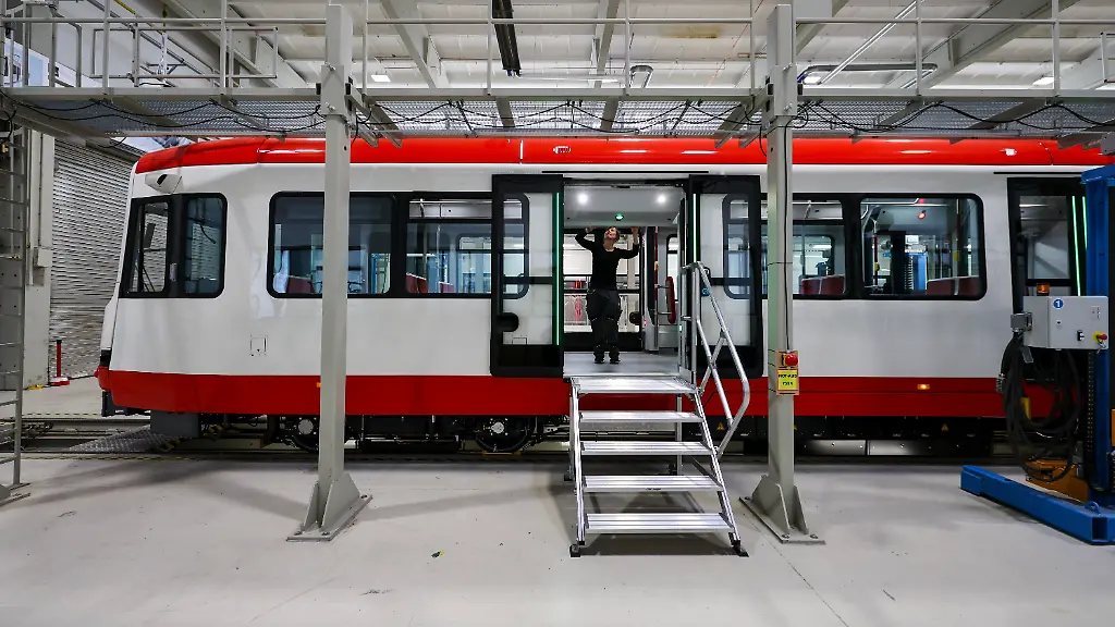 Neue Stadtbahnen in Dortmund: Verzicht auf Klimaanlagen sorgt für Unmut