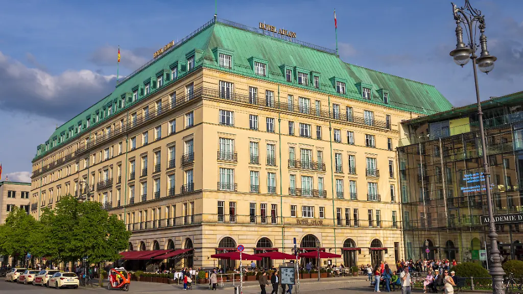 Der Verkauf des Luxushotels Adlon in Berlin