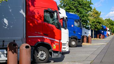 BUND kritisiert Lockerungen des Lkw-Fahrverbots wegen Niedrigwasser