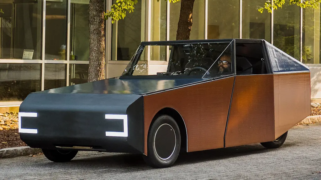 BMW und UniSolar präsentieren das energieeffiziente Auto Luminetta