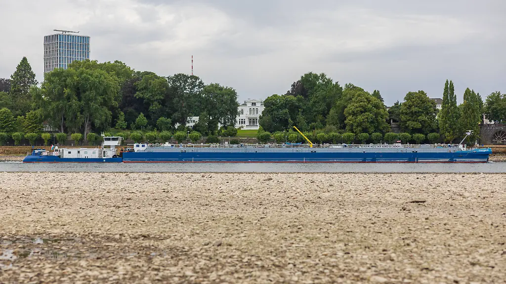 Trockenheit führt zu höheren Spritpreisen durch Einschränkungen auf dem Rhein