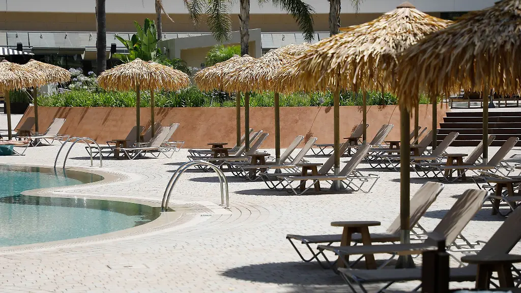 Pool und Strand: Streit um Sonnenliege