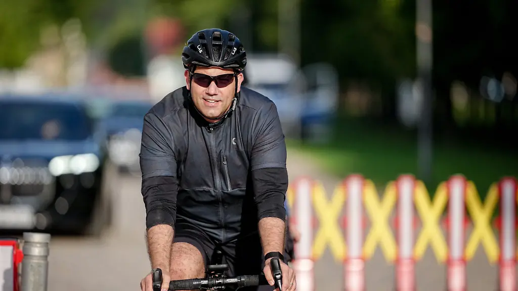 Kreuzbandriss beim Radtraining: Lars Klingbeil verletzt