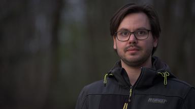 Spielsucht und ihre Auswirkungen: Geschichten von Simon und Tom