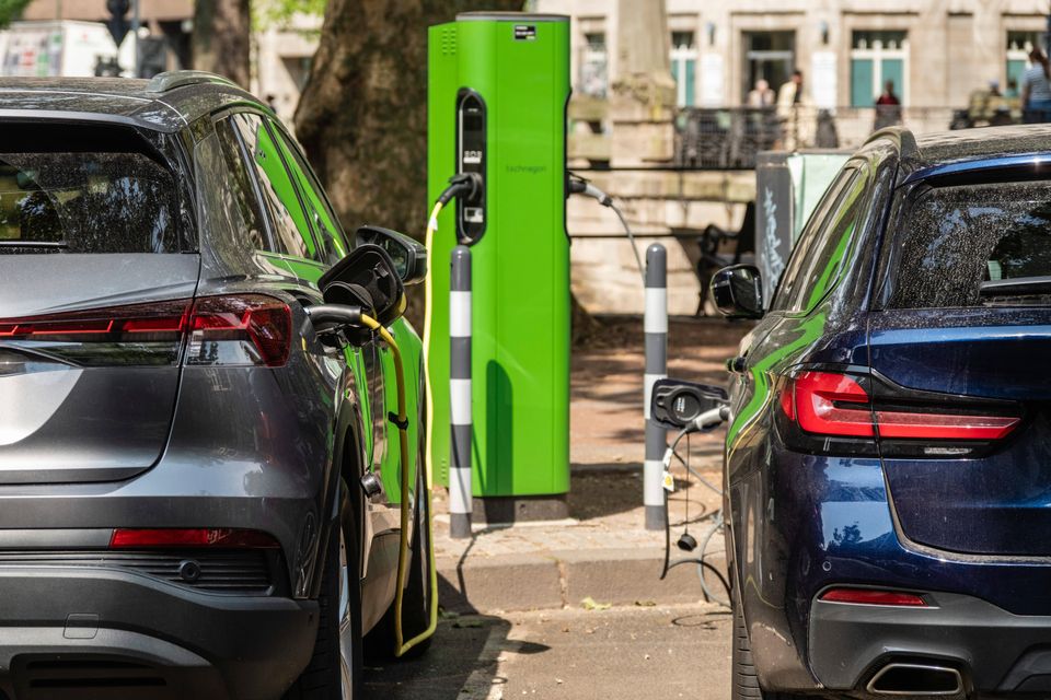 Eine Untersuchung der TU München zur Klimawirkung von E-Autos