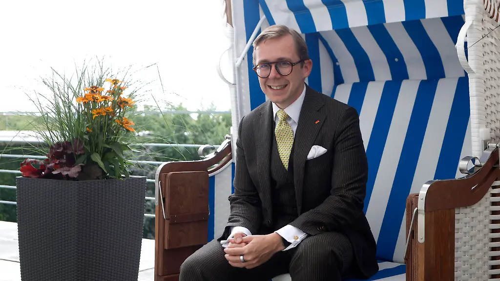 Philipp Amthor gibt seinen Strandkorb im Kanzleramt auf