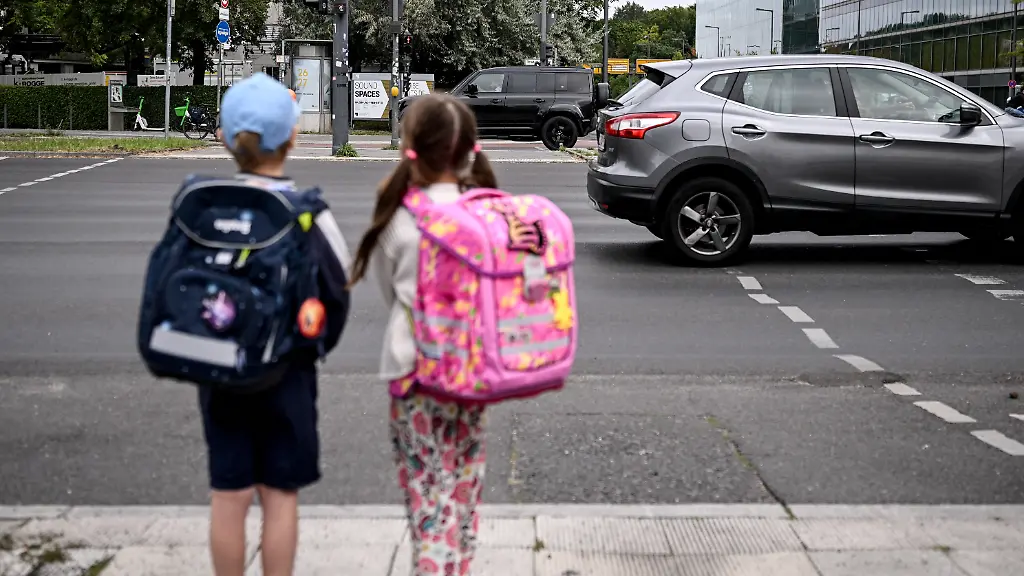 Radwege als Gefahrstellen: Unfälle von Kindern und Jugendlichen auf dem Schulweg