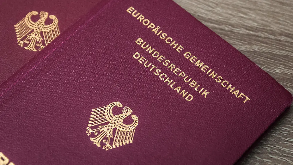 Gefälschte Biografien: Betrüger erschleichen Staatsbürgerschaft