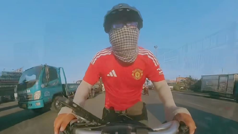 Verrückte Fahrradtour eines Manchester United-Fans