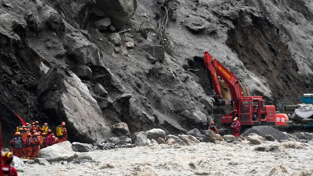 Flutkatastrophe in Nepal und Tibet: Tausende Vermisste nach Gletscherabbruch