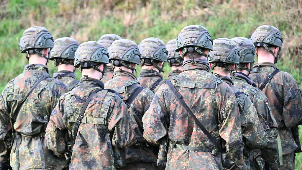 Bundeswehr startet Pflicht-Musterungen ohne Interesse am Wehrdienst