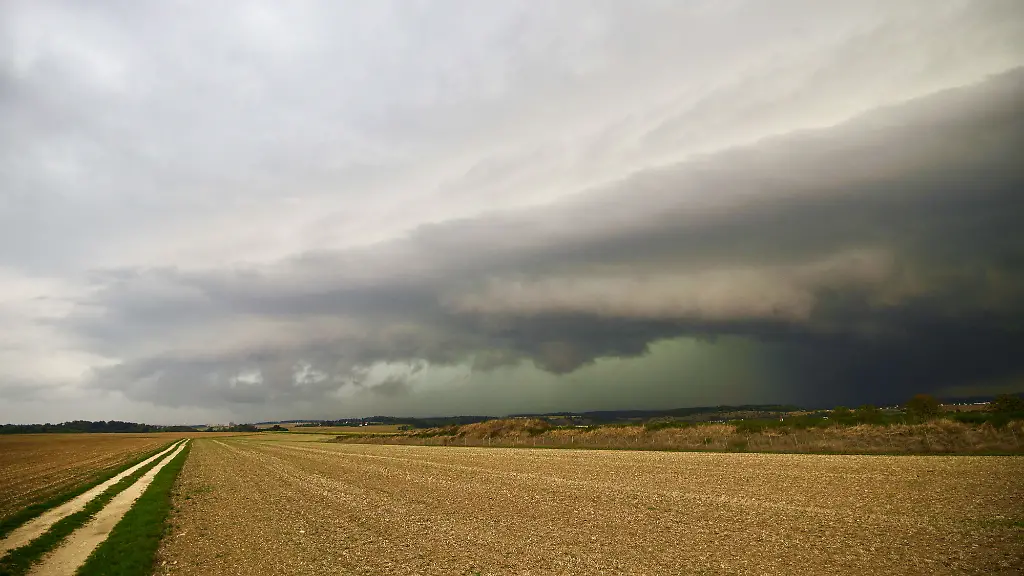 Kaltfront Xenia bringt herbstliches Wetter nach Deutschland