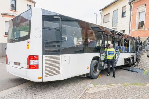 Busunfall in Völklingen: Mehrere Kinder verletzt