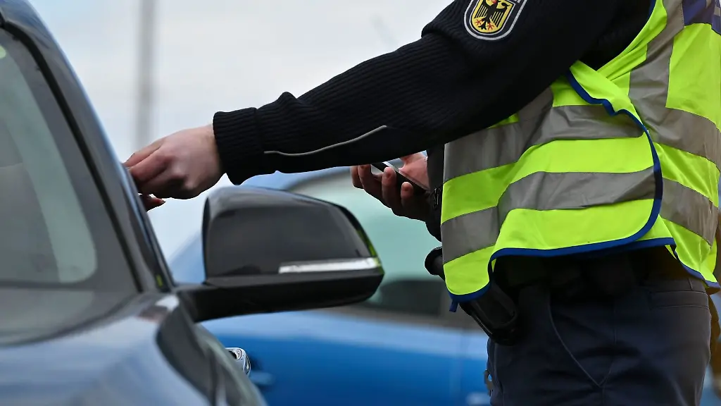 Seit Jahren gesuchter Mann bei Polizeikontrolle gefasst