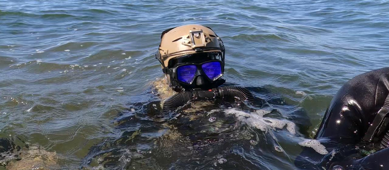 Sabotage gegen Russlands Armee Unter Wasser mit ukrainischen Kampftauchern