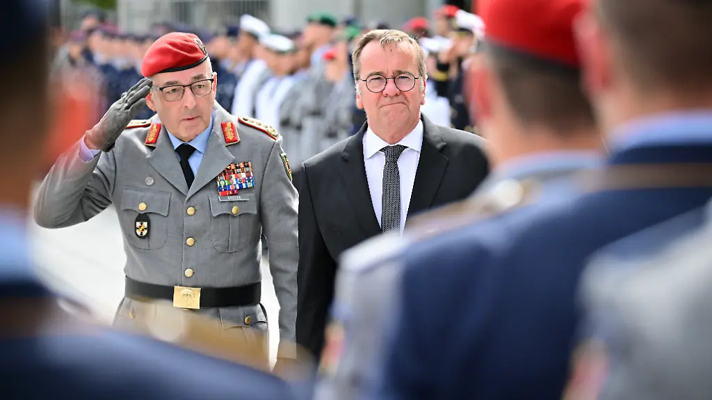 Generalinspekteur Breuer wechselt zur Nato: Forderung nach schneller Nachfolgeentscheidung