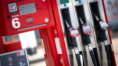 ADAC fordert das Ende der 12-Uhr-Regel an Tankstellen