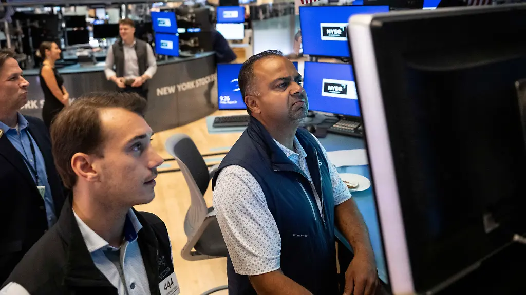 Zinserhöhung und Ölpreis belasten die Wall Street