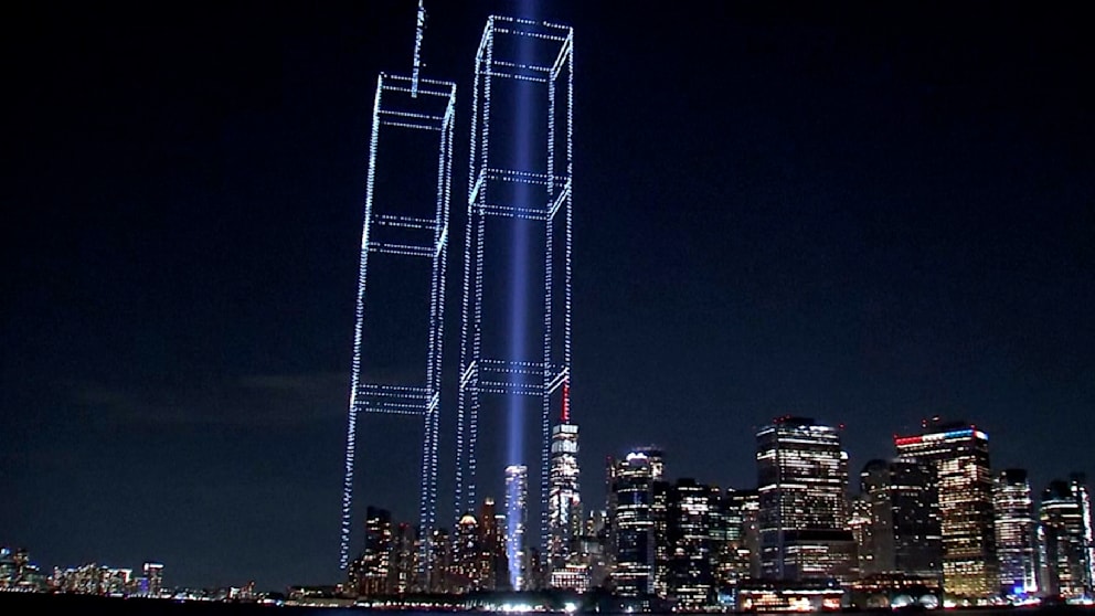 Gedenken an 11. September: Drohnen malen Twin-Towers in den Himmel