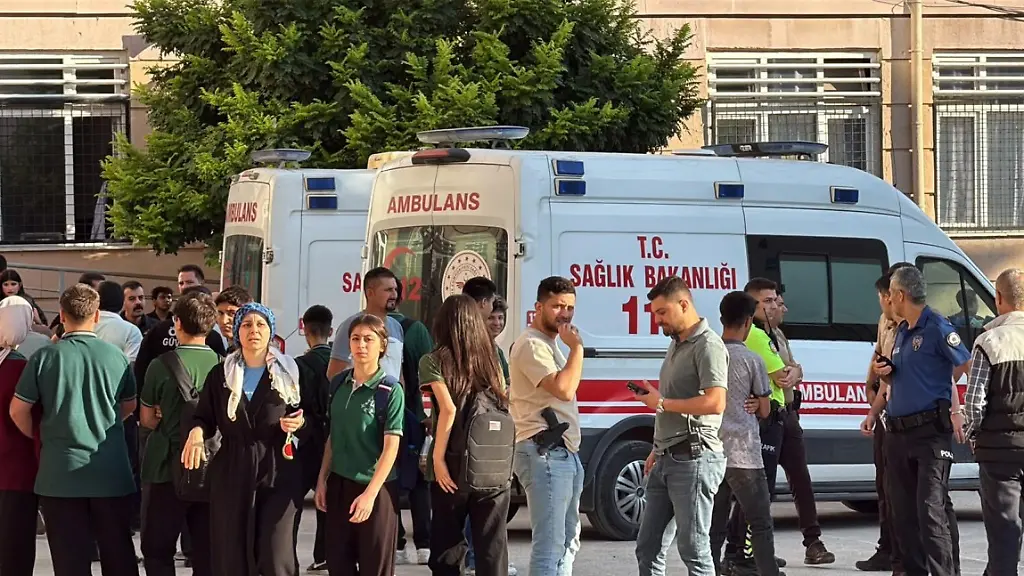 Mehrere Verletzte durch Schüsse vor Schule in der Türkei