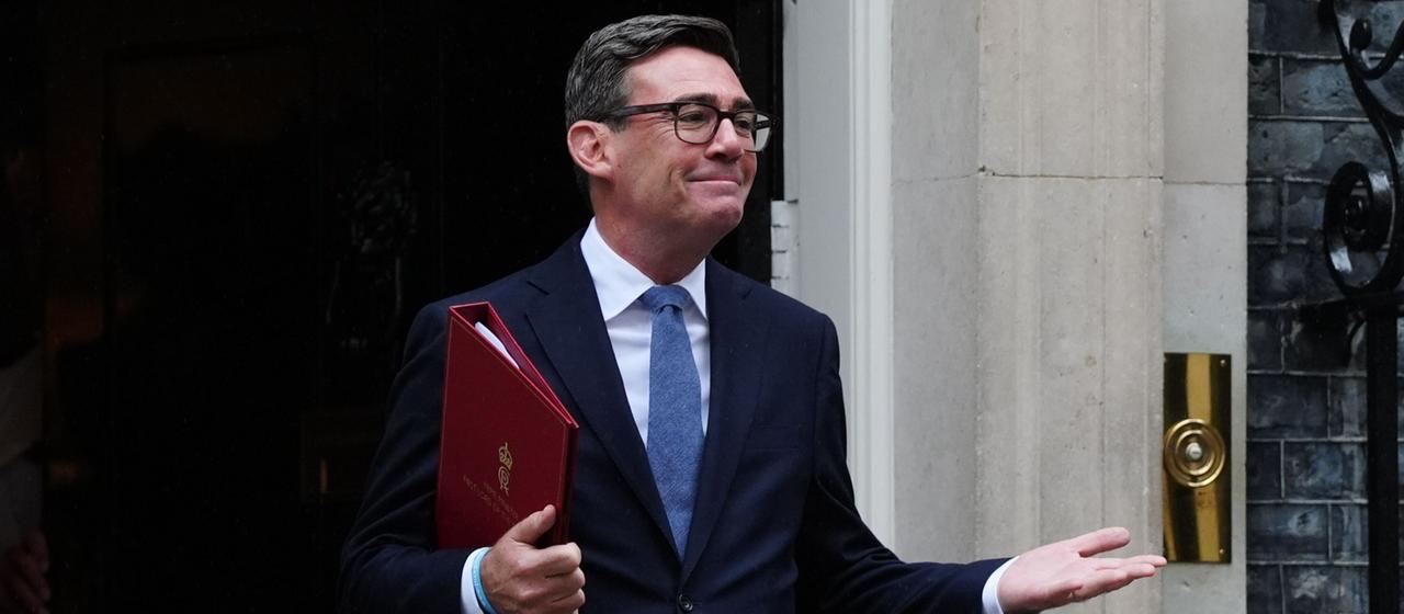 Andy Burnhams erste Schritte als Premierminister