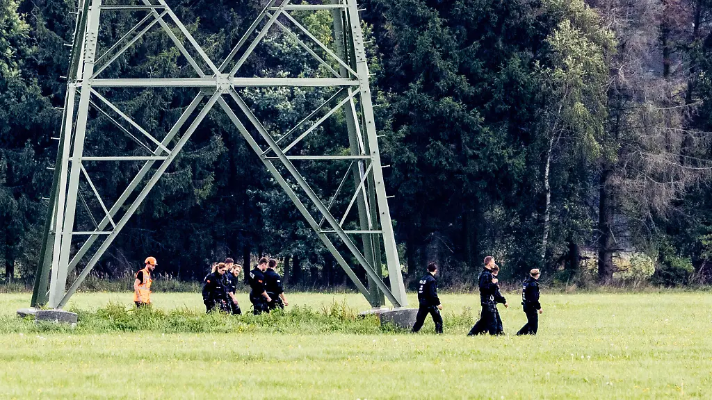 Polizei untersucht Bekennerschreiben und mögliche Einzeltäterschaft nach Angriff auf Umspannwerk