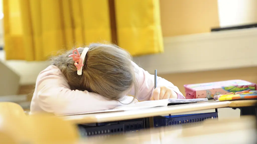 Ursachen für Probleme bei Pisa-Studie: Schlechter Schlaf von Schülern in Deutschland