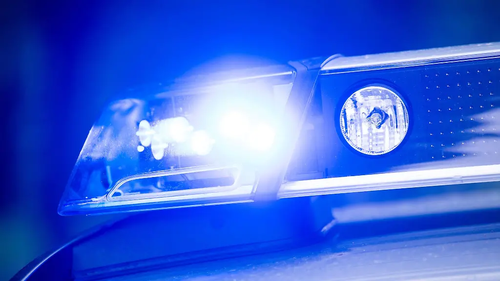 Motorradfahrer nach Unfall 19 Stunden im Straßengraben gefunden