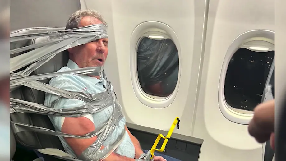 Drastische Maßnahme im Flugzeug: Passagier mit Klebeband gefesselt