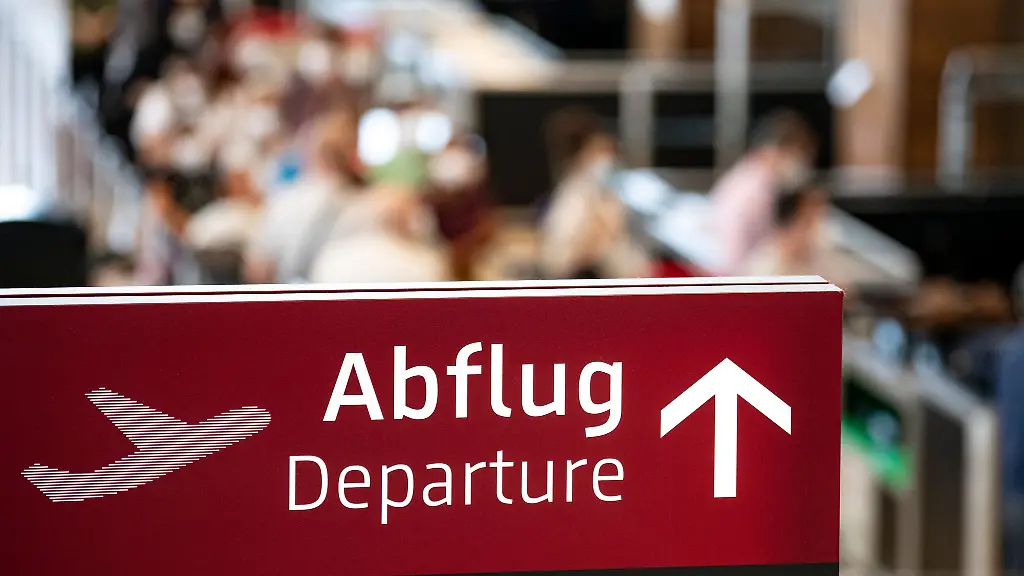 Steuerliche Aspekte bei der Auswanderung: Was zu beachten ist