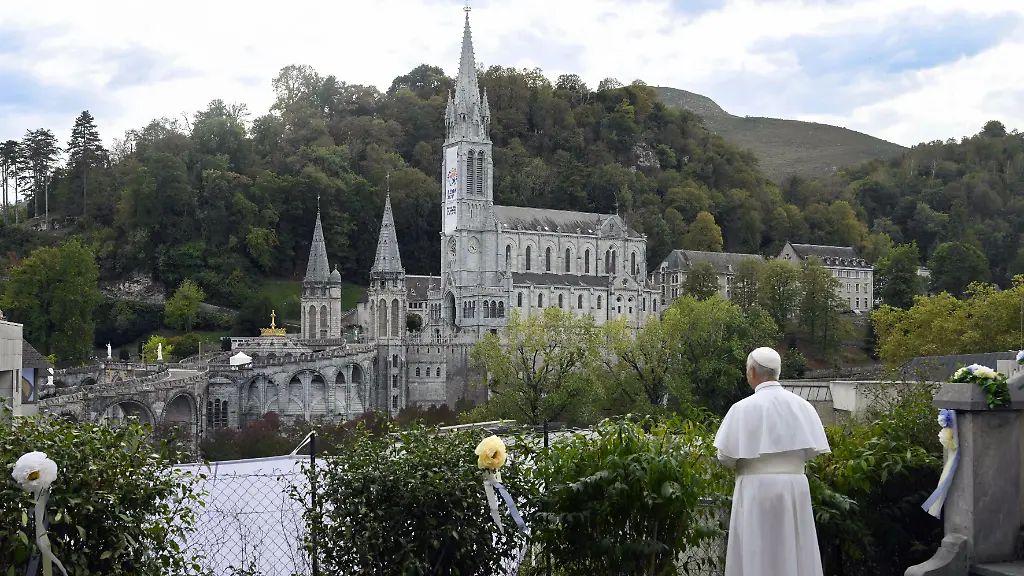 Papst Leo XIV.s Besuch in Frankreich: Ein Triumphzug für den Glauben und den Frieden