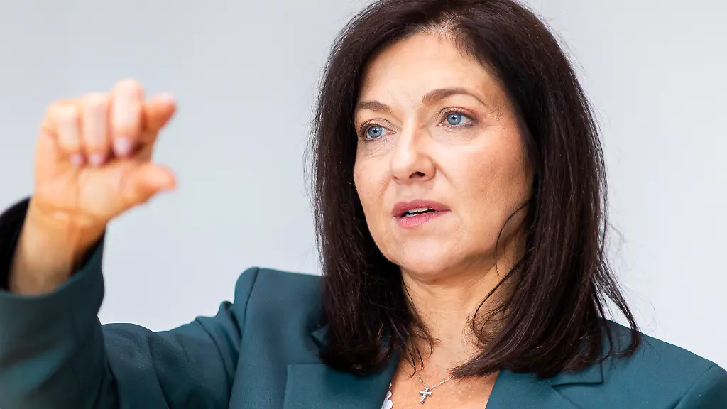 Reiche präsentiert Bilanz zur Reduzierung von Bürokratiekosten