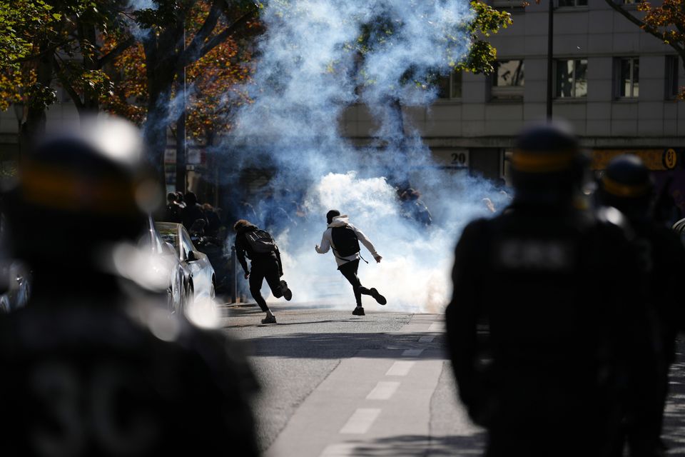 Unruhen an französischen Schulen: Proteste und Gewalt
